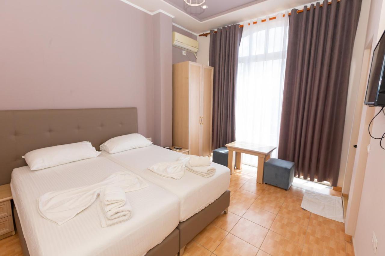 Triada Hotel