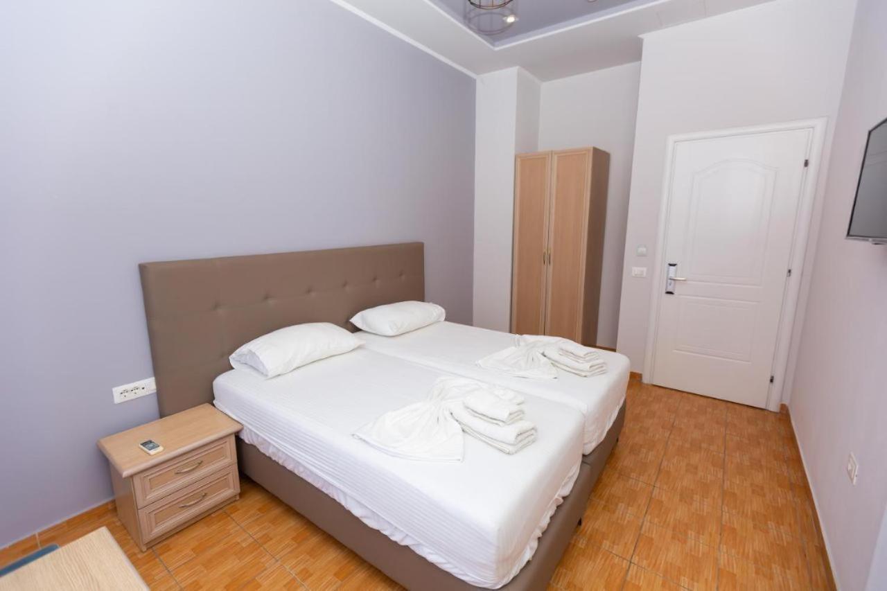 Triada Hotel Fushe-Kruje